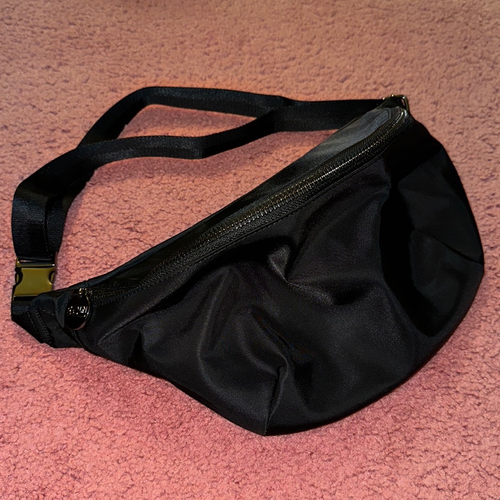 Stoney Clover Jumbo Fanny Pack in Jet